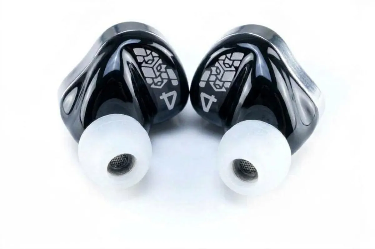 MEMS-Voix 4 in-ear monitors